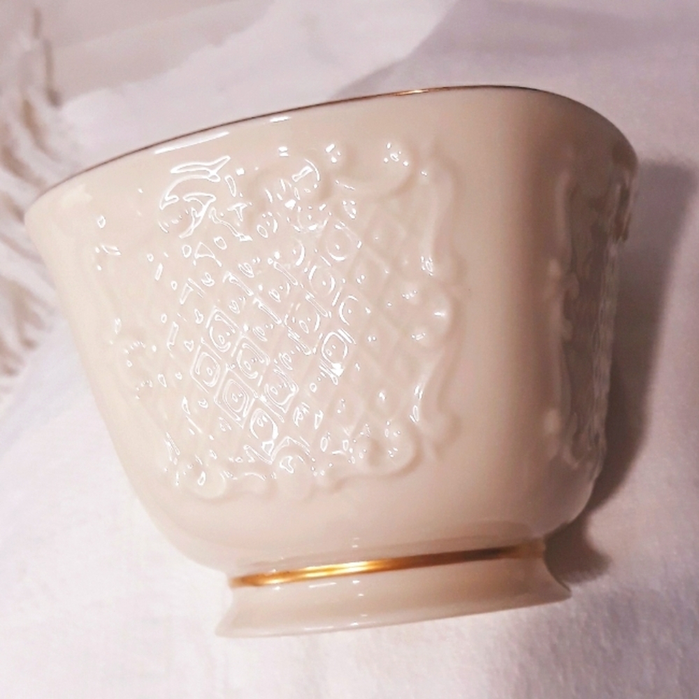 Vintage USA Lenox Ivory Square Bowl with 24K Gold Trim Embossed Canterbury